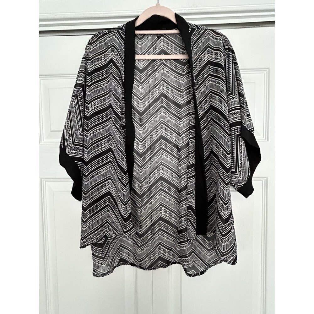 Monteau Los Angeles Boho Sheer Open Front Kimono Top Jacket Black White Size S